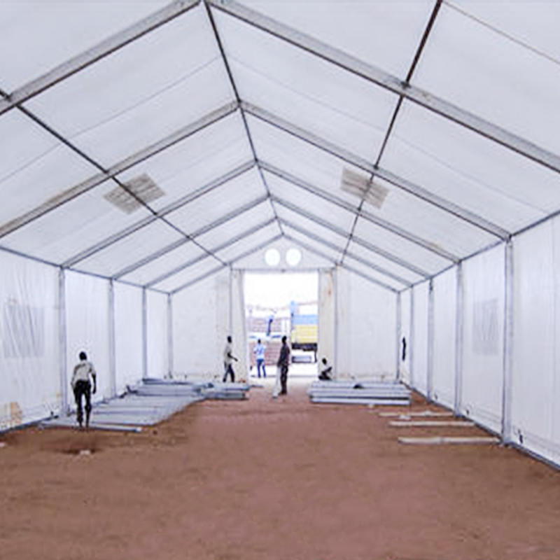 IFRC/ICRC/WFP/IOM vakiopaloa hidastavat UV-suojatut 10 x 24 m:n teltan siirrettävät säilytysyksiköt (MSU)