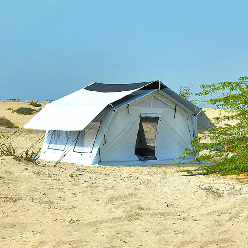 UNICEF Standard 24 m² monikäyttöinen teltta, jossa hyvä ilmanvaihtojärjestelmä