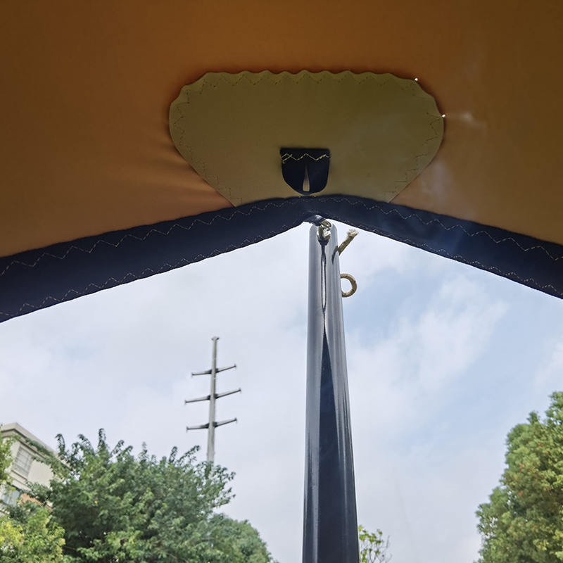 4,5 x 4,5 m ulkona toimiva pieni joustava telttateltta