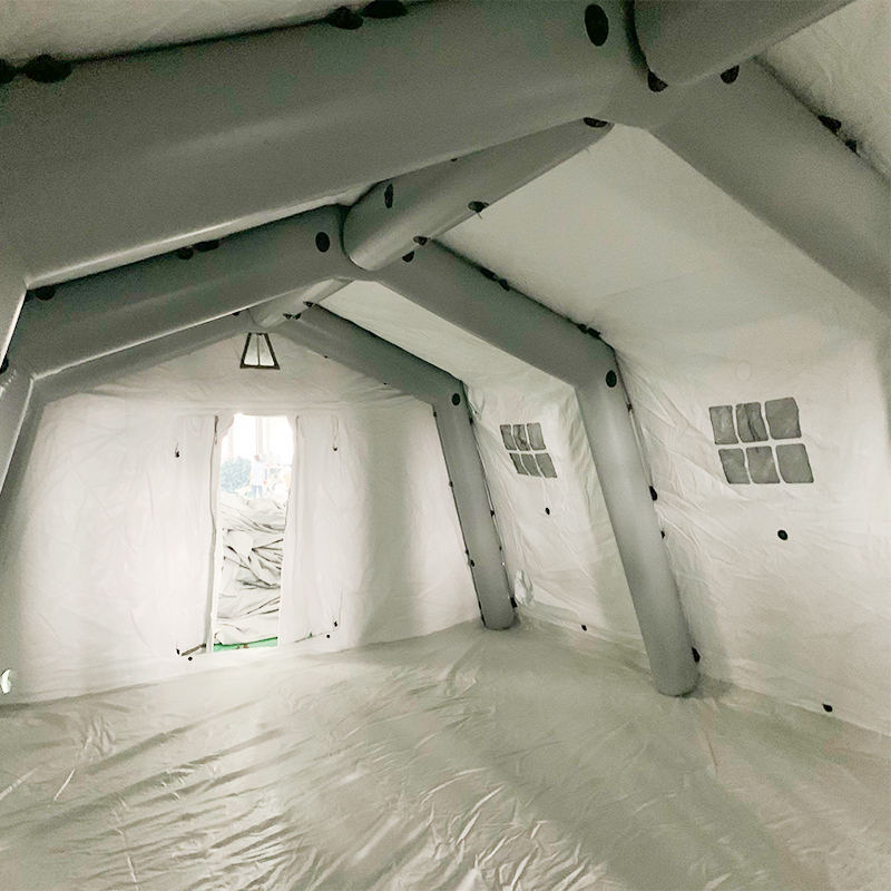 Matalapaineinen 5,6 x 7,55 m monikäyttöinen, keskinopeasti avautuva puhallettava teltta